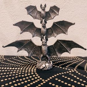 SPOOKY BAT + SKULLS TOTEM SCULPTURE